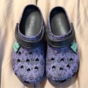 CROCS Disney Exclusive Haunted Mansion Print